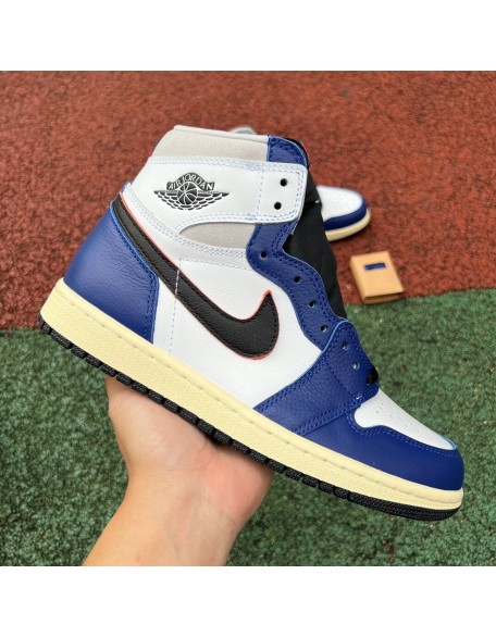 Air Jordan 1 Mid AJ1