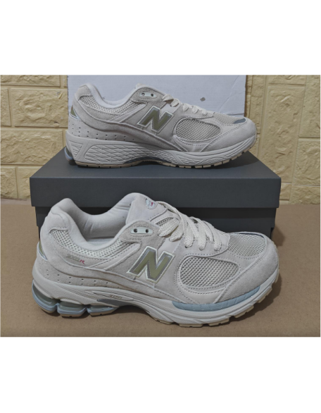 New Balance 2002R