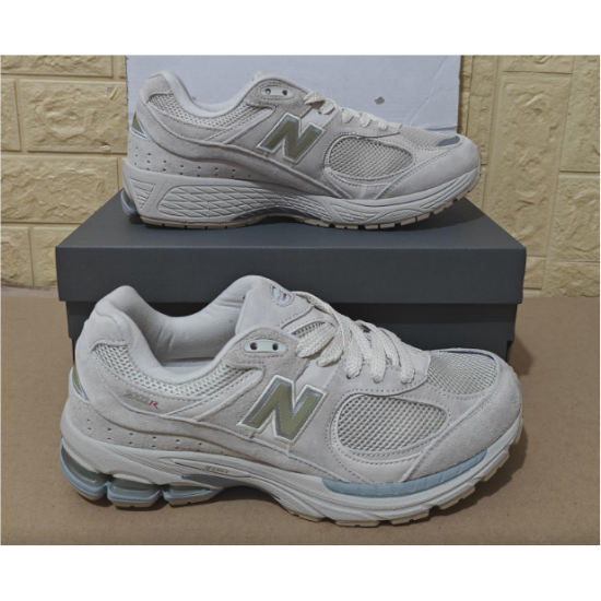 New Balance 2002R