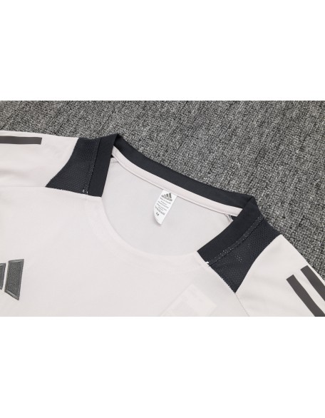 Maillots + Shorts Real Madrid 24/25 Maillots + Shorts Real Madrid 24/25