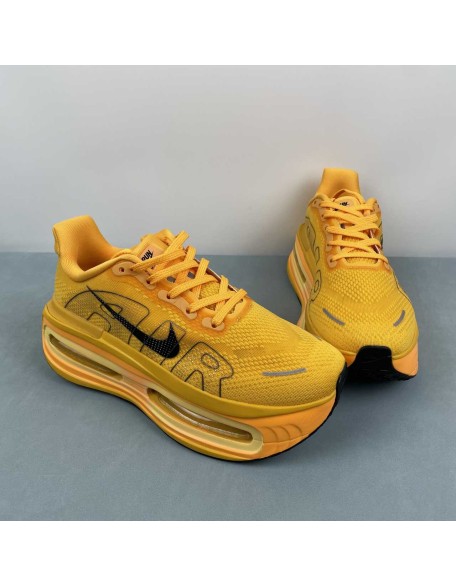 NIKE Vomero Premium