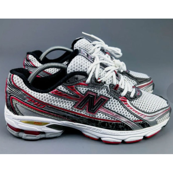 New Balance 740
