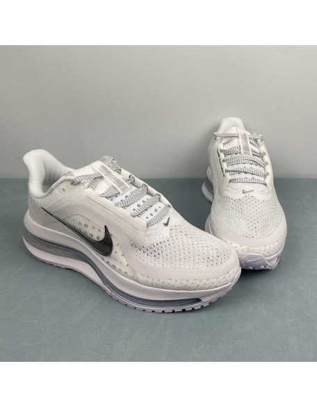 NIKE Pegasus Premium