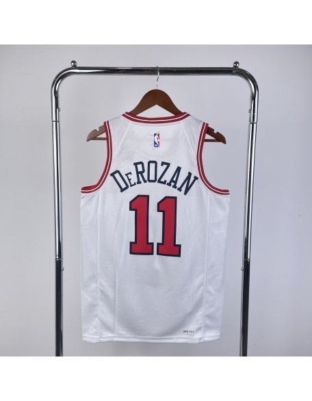 Chicago Bulls DeROZAN #11