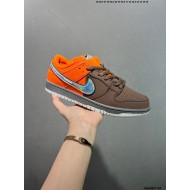 Nike SB Dunk Low 