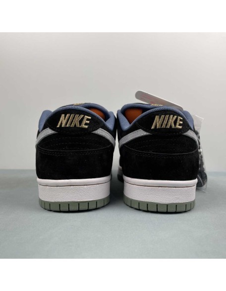 Nike SB Dunk Low 
