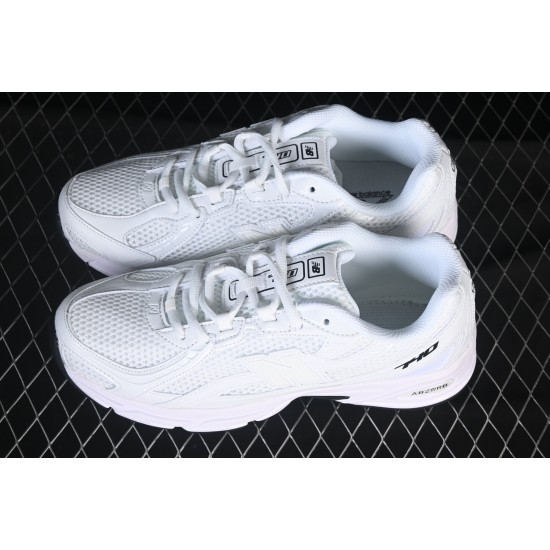 New Balance 740