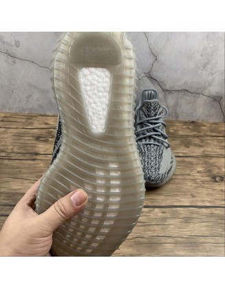 Yeezy 350 - 025